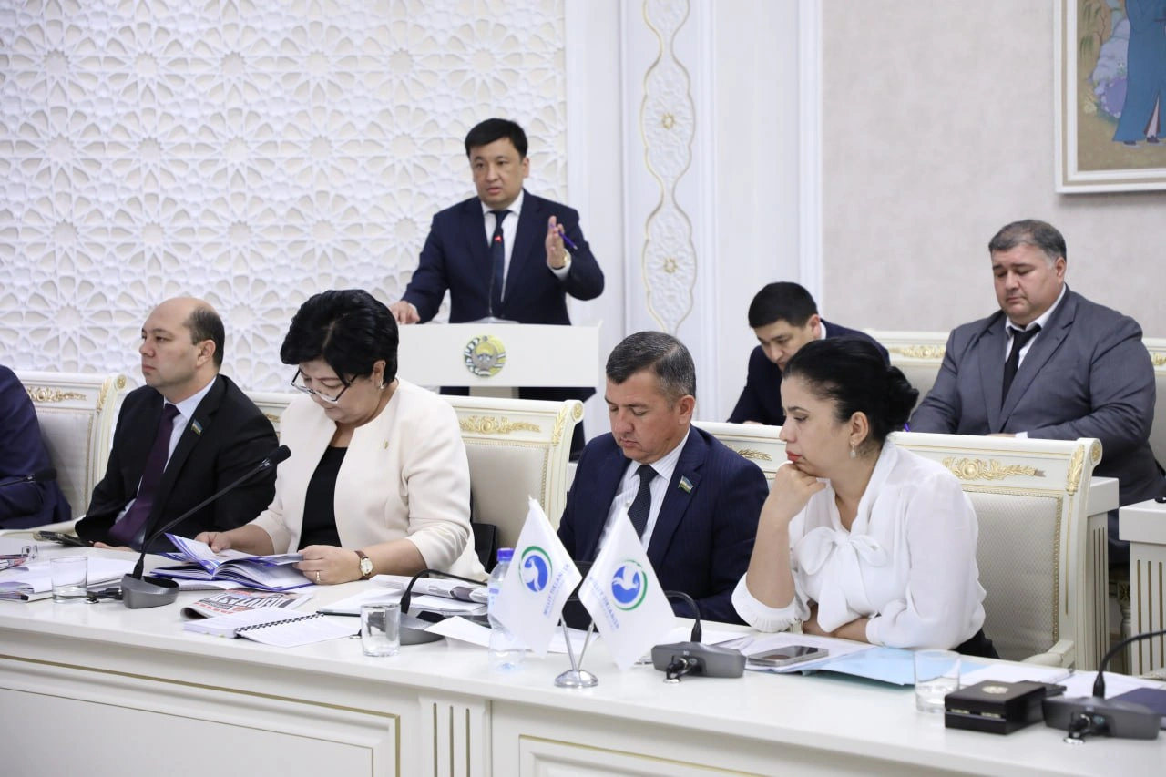 Парламент Ҳукуматни эшитди