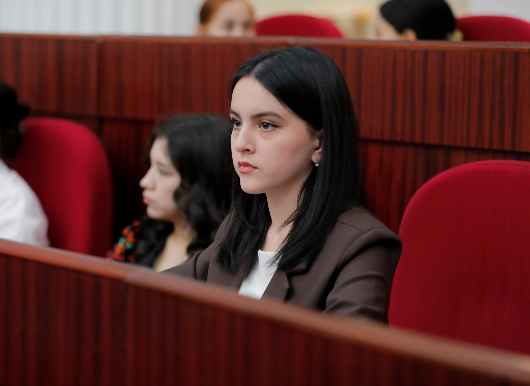 Устунларни ким заифлаштиряпти?