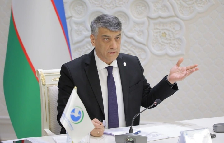 Лоқайд, масъулиятсиз, етарли билим ва қобилиятга эга бўлмаганлар билан йўлларимиз айрилади.